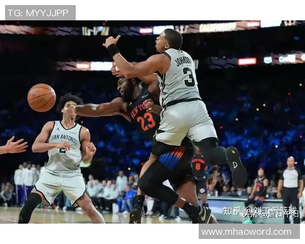 尼克斯与马刺比赛裁判报告揭示争议判罚巴恩斯防守未犯规引发热议